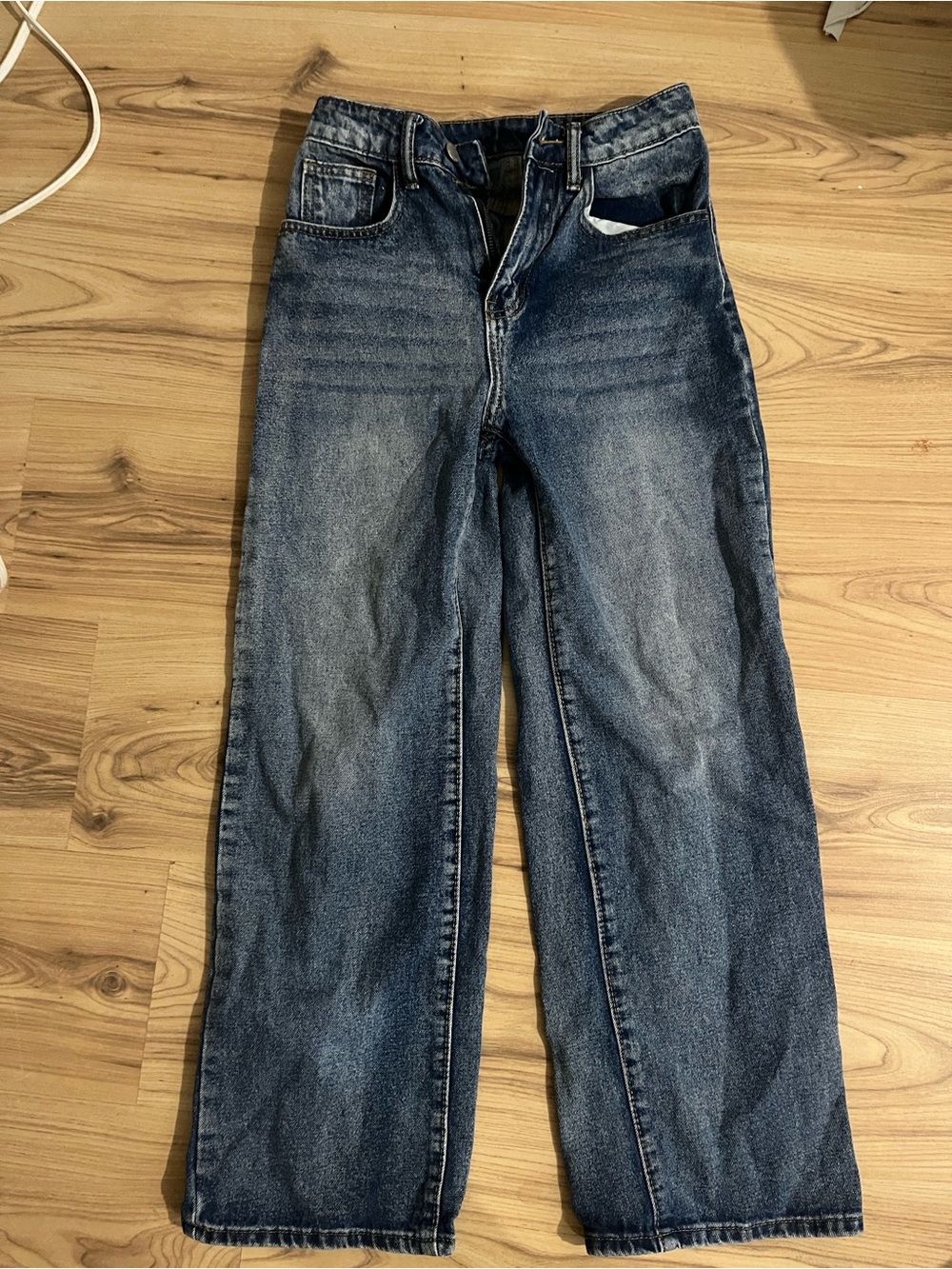 SHEIN Women's Faded Blue Straight Jeans